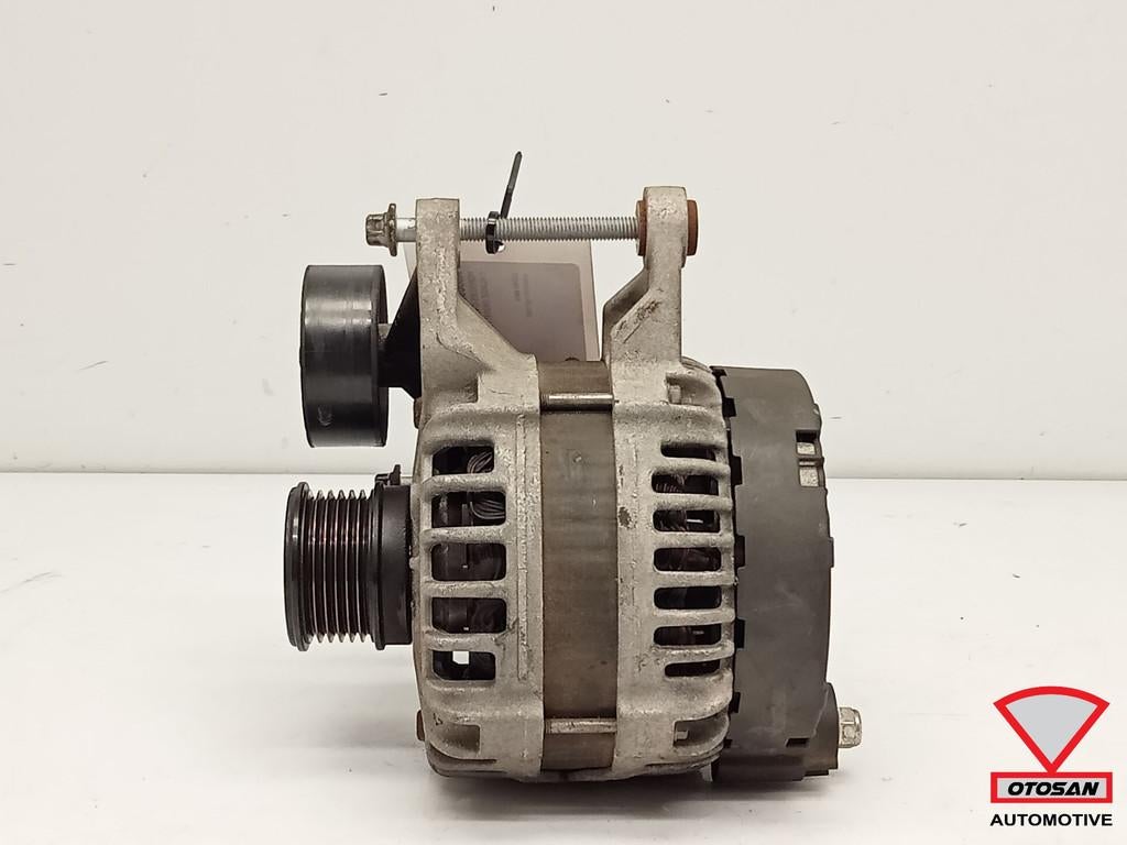 Mercedes Classe C W204 Dynamo 150A A0009062003, Autos : Pièces & Accessoires, Mercedes-Benz AG, Mercedes-Benz, Utilisé, Mercedesstrasse 120
70372  Stuttgart, DE