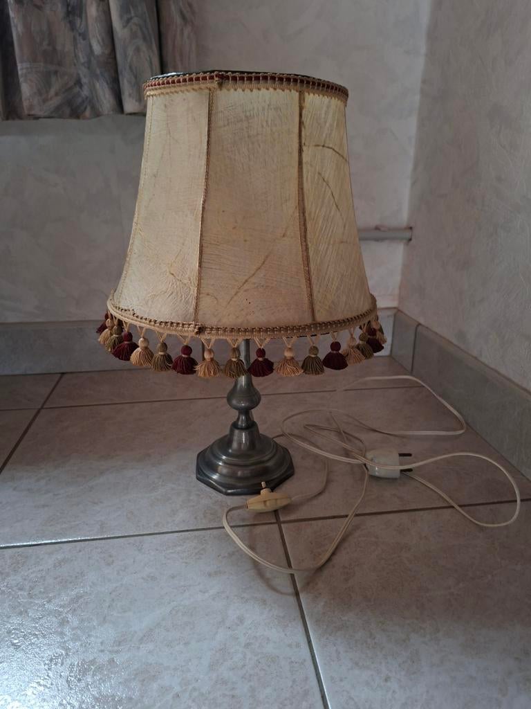 Vintage tafellamp op tinnen voet, met kap in varkensblaas, Enlèvement