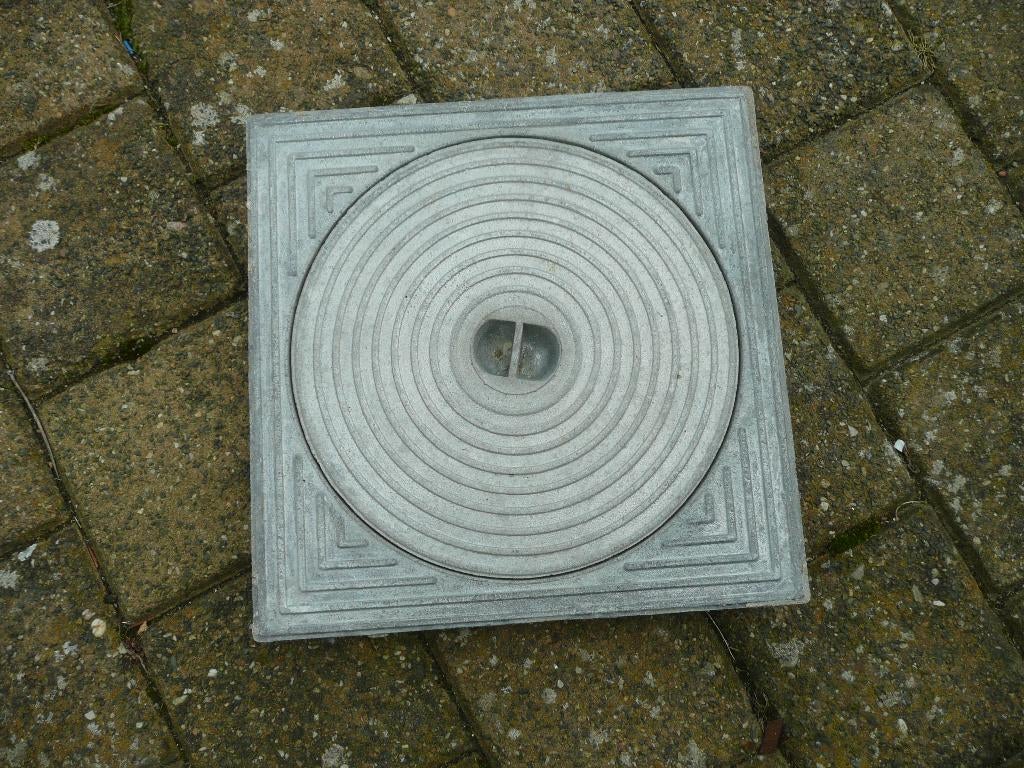 Putdeksel Alu 30 x 30 cm, Ophalen, Zo goed als nieuw, Aluminium, Afvoer