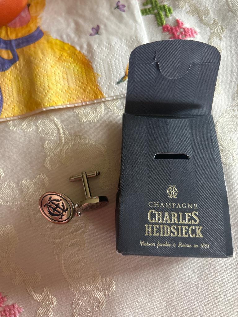 Stijlvolle manchetknopen – Charles Heidsieck Champagne, Verzamelen, Ophalen of Verzenden, Nieuw, Champagne