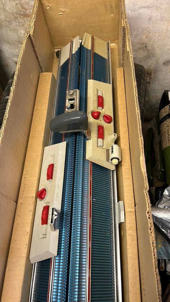 A vendre appareil à tricoter Orion, Hobby & Loisirs créatifs, Enlèvement, Utilisé, Tricot, Machine