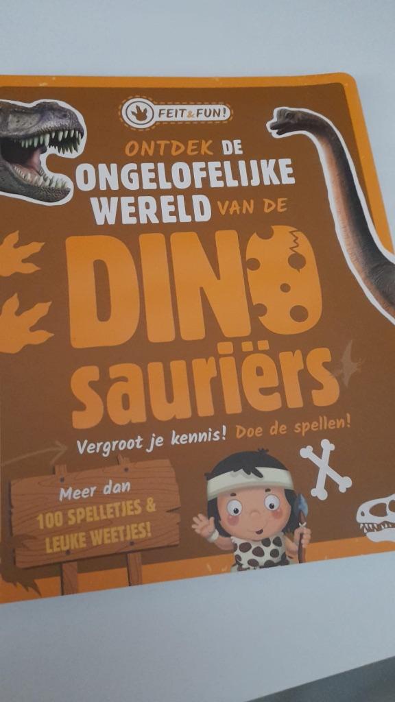 Boek : Ontdek de ongelofelijke wereld van de dinosauriërs, Boeken, Natuur, Ophalen, Zo goed als nieuw