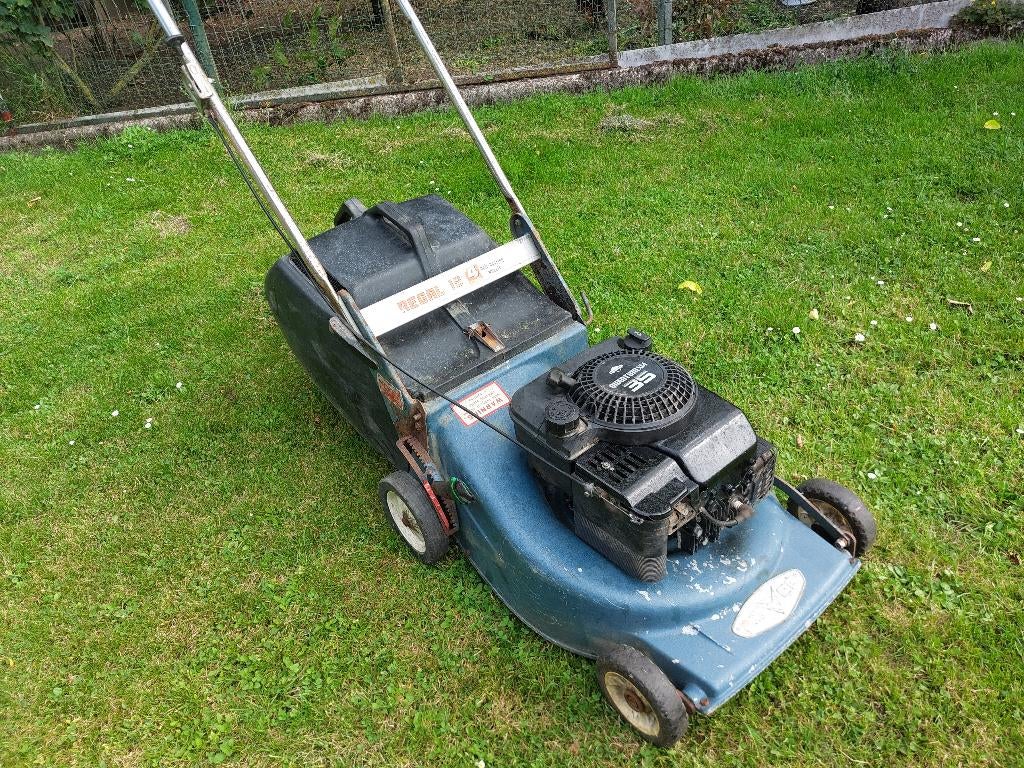 Rover grasmaaier met Briggs&Stratton motor, Tuin en Terras, Ophalen, Cirkelmaaier, Gebruikt, Opvangbak