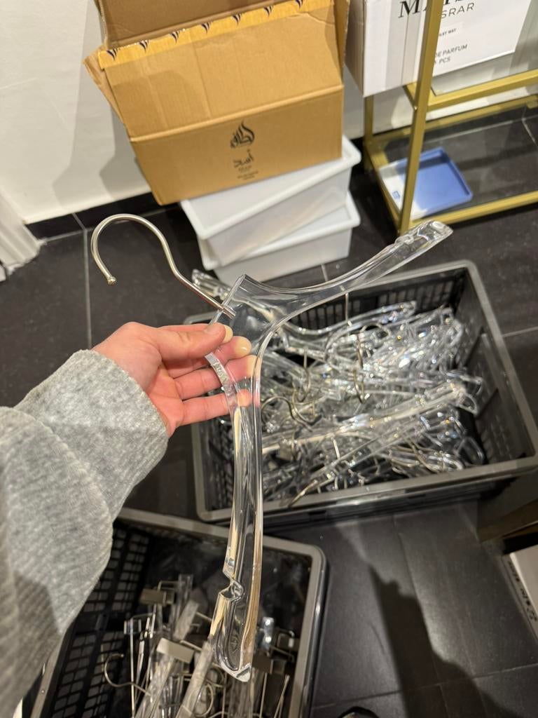 Transparante kledinghangers met klemmen 100 stuks, Doe-het-zelf en Bouw, Metalen, Ophalen of Verzenden, Zo goed als nieuw