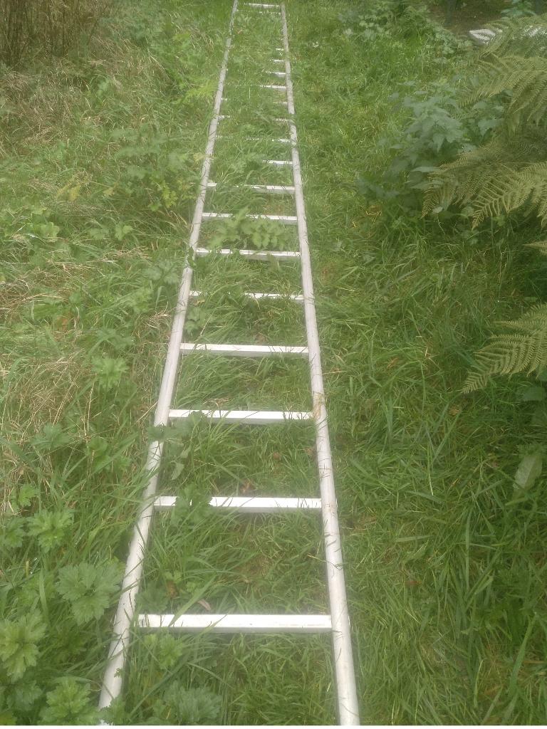 Échelle alu 5,80m (300+280)25€ p. la cagnotte +4917647864455, Bricolage & Construction, Enlèvement ou Envoi, Utilisé, Échelle