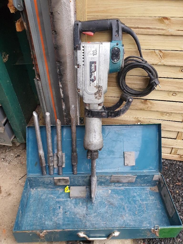 Marteau de démolition lourd Makita HM1304 HEX de 30 mm, Marteau perforateur et/ou Marteau piqueur, Comme neuf, Enlèvement, 600 watts ou plus