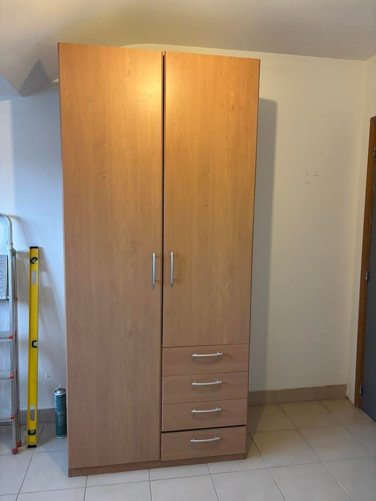 Mooi klerenkast(Gratis), Huis en Inrichting, Ophalen, Zo goed als nieuw
