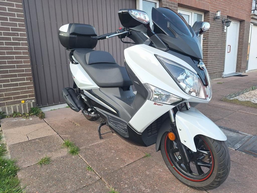 Sym gts joymax 125i état impeccable, Vélos & Vélomoteurs, Scooters | SYM, Comme neuf, Autres modèles, Classe B (45 km/h), Essence