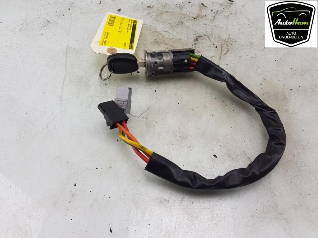 CONTACTSLOT + SLEUTEL Kangoo Express (FC) (|7701470736|), Gebruikt, Renault