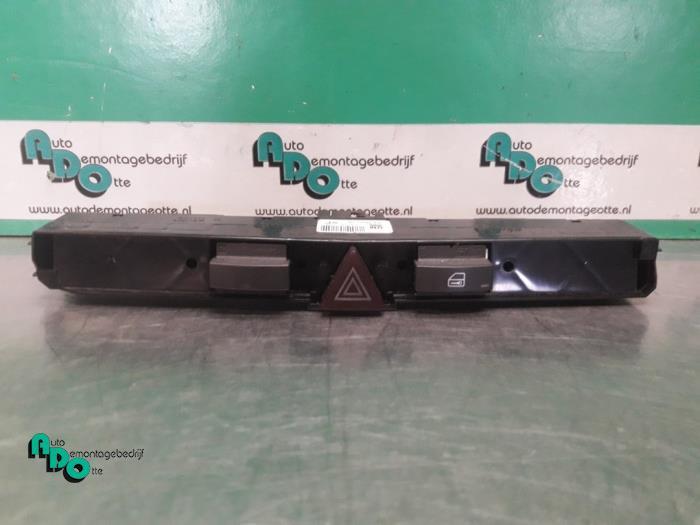 Commutateur éclairage d'urgence d'un Opel Astra (Astra H 04, -, Opel, 3 mois de garantie, Utilisé