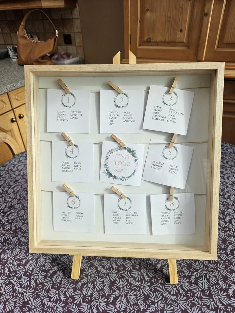 Kader voor tafelplan met kleine schildersezel, Hobby en Vrije tijd, Ophalen of Verzenden