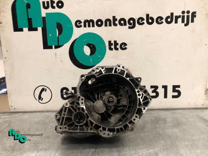 Boîte de vitesse d'un Opel Corsa (Corsa D 07-), Autos : Pièces & Accessoires, -, Opel, 3 mois de garantie, Utilisé