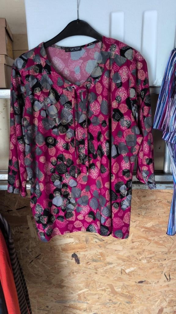 rood/zwart/grijs T-shirt - XL - 5€, Verzenden, Zo goed als nieuw, Rood, Shirt of Top