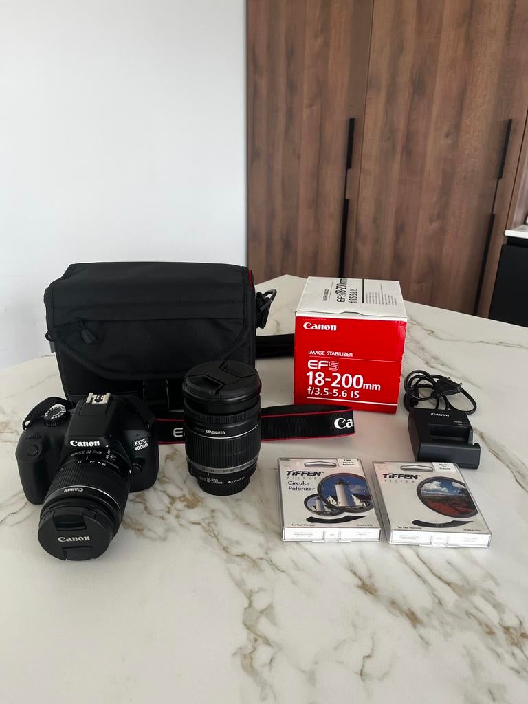Canon EOS 4000D + 18-55mm lens + 18-200mm lens + filters, TV, Hi-fi & Vidéo, 18 Mégapixel, Canon, Enlèvement, Utilisé