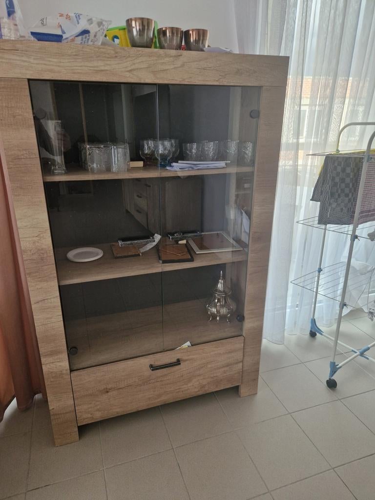 Buffetkast&dressoir goed staat, Huis en Inrichting, Kasten | Vitrinekasten, Ophalen, Zo goed als nieuw, Eikenhout, Met deur(en)