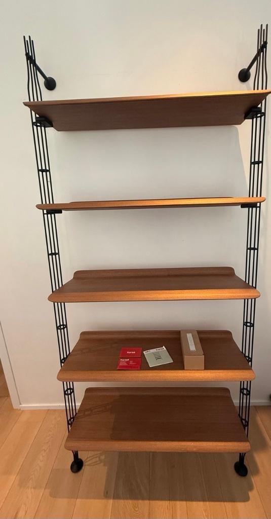 Bibliothéque Kartell by Starck., Ophalen