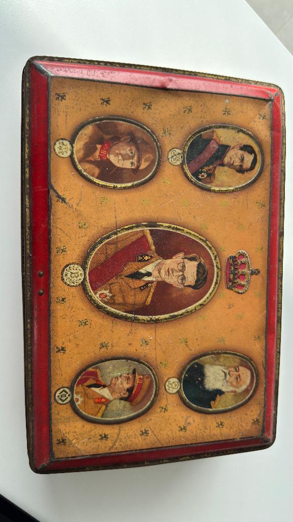 Coffret vintage en métal - Famille royale de Belgique, Collections, Enlèvement ou Envoi