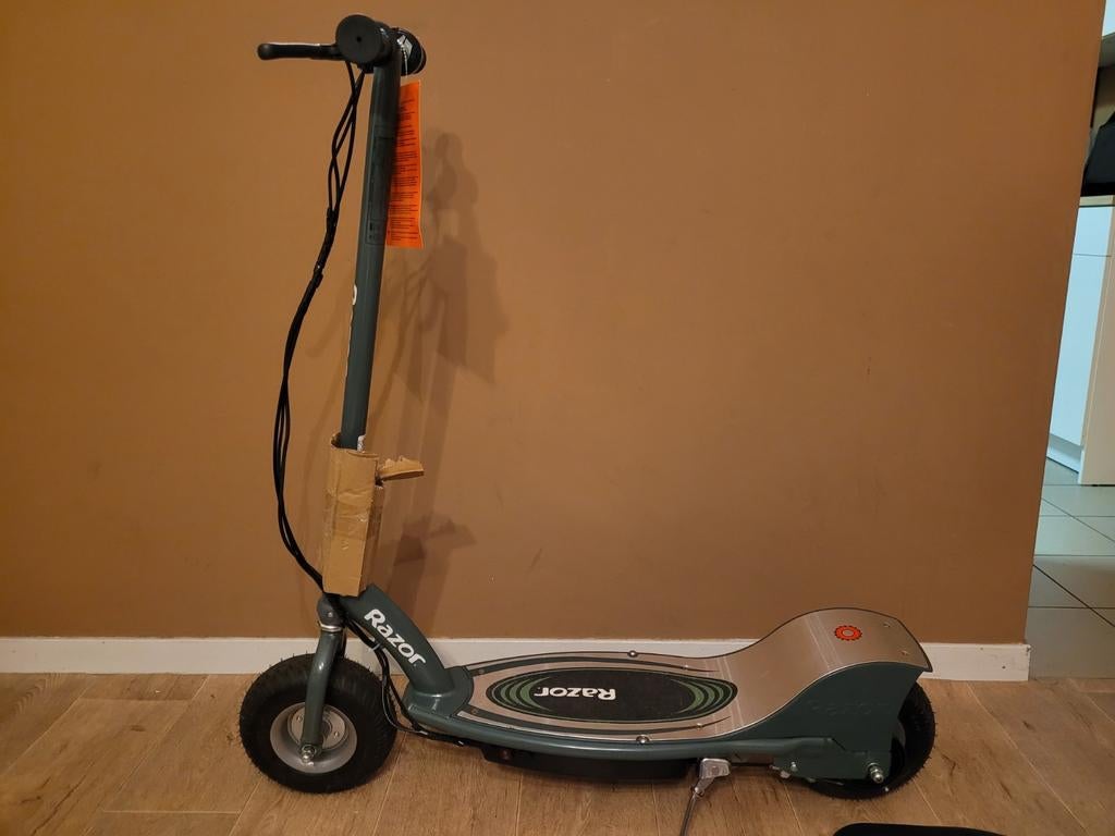 Elektrische step Razor e300s NIEUW, Enlèvement, Neuf, Step électrique (E-scooter), Razor