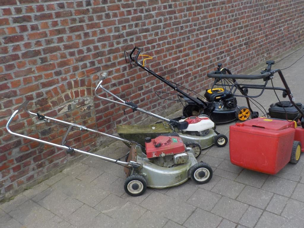 Lot van 3 4 grasmaaiers voor opmaak / onderdelen !!!!, Ophalen