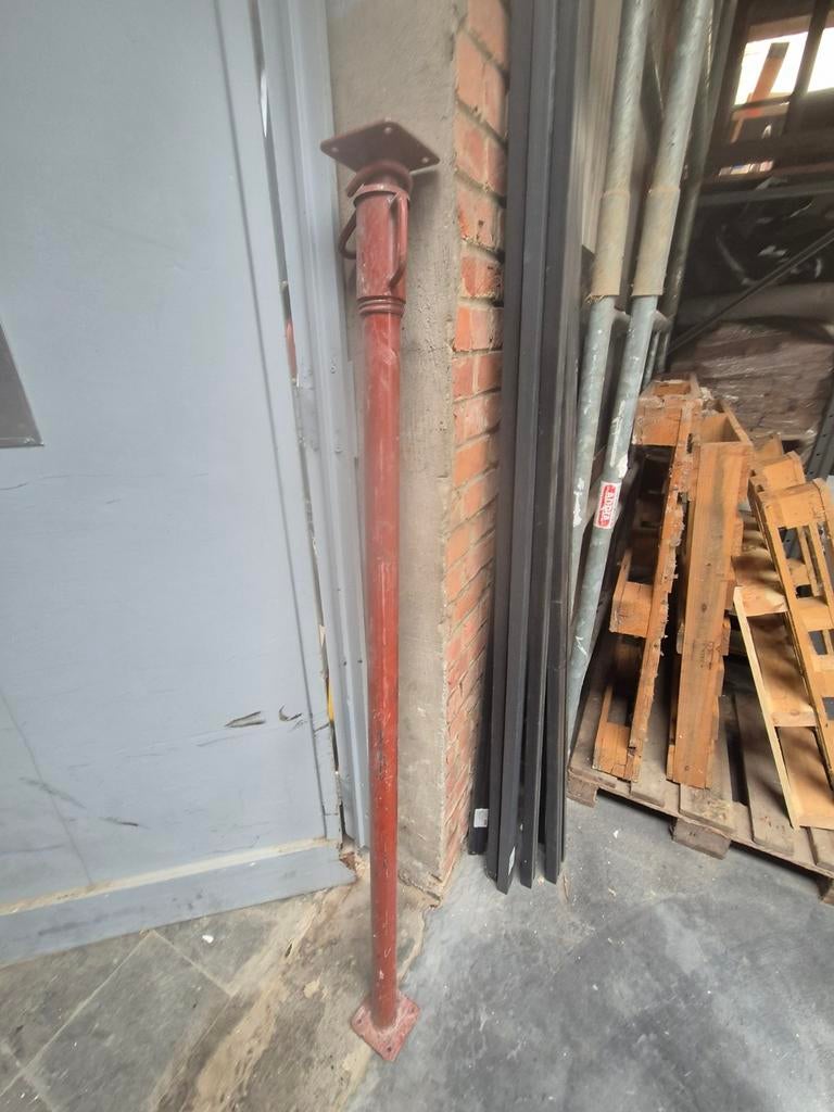 16 Etancons 160cm à 300cm , en bon état, Enlèvement