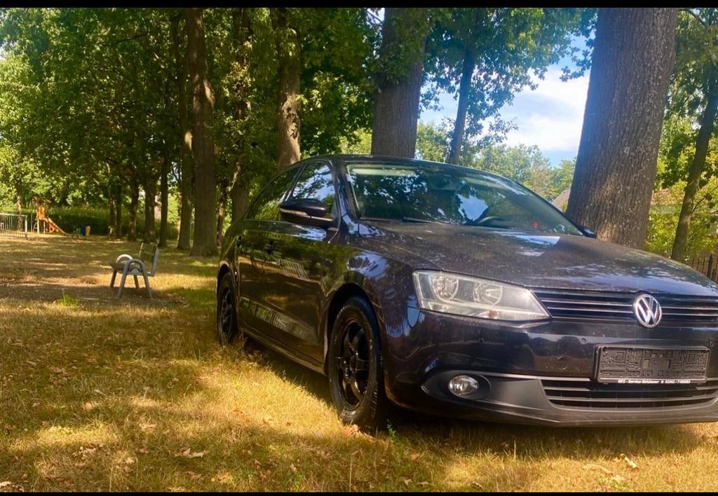 Modèle à options complètes - 2012 - Facelift, Achat, 4 portes, Noir, Berline