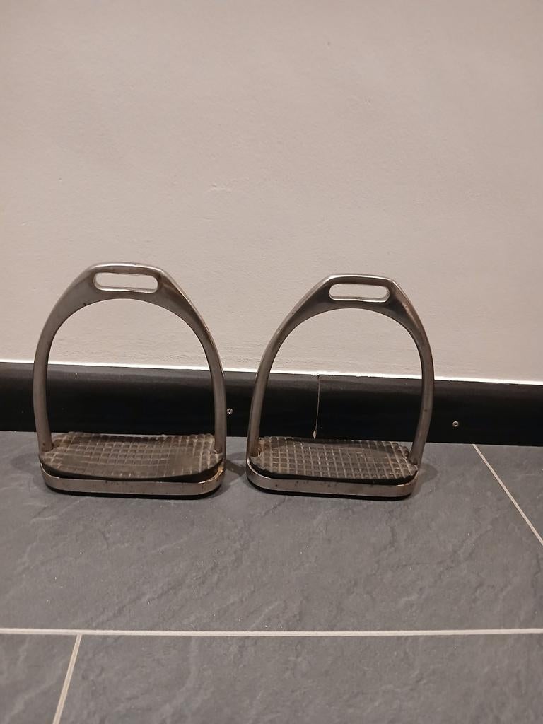 Stijgbeugels, Enlèvement ou Envoi, Utilisé