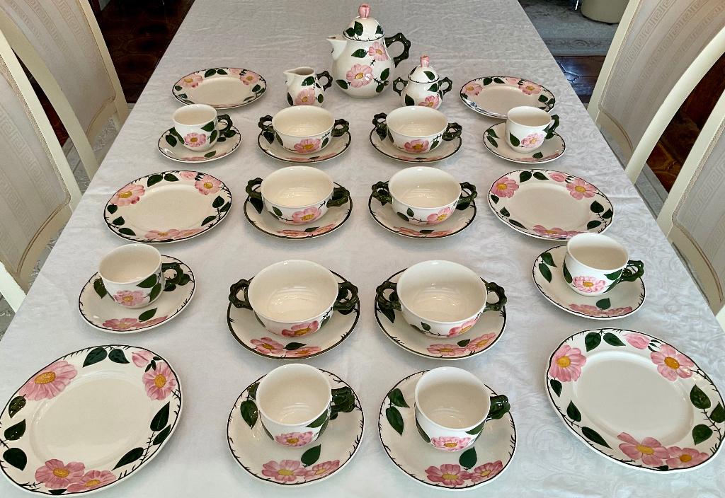 Villeroy Boch Wildrose  33 pièces 6 personnes, Antiquités & Art, Enlèvement