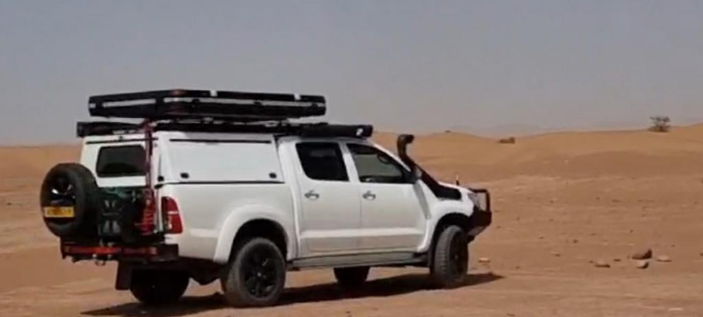 Toyota Hilux 3.0 D-4D 2013 Expeditie Overland, Auto's, Automaat, Zwart, Zwart, Elektrisch