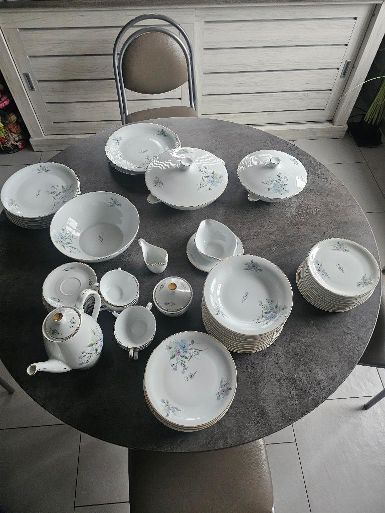 Service de table ancien porcelaine de Baudour ( CERABEL), Antiquités & Art, Enlèvement ou Envoi