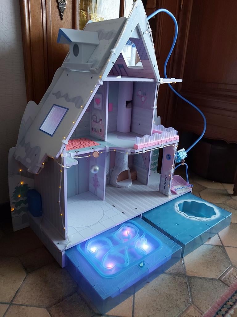 LOLSuprise winterdisco speelhuis met licht, sneeuw, skilif, Kinderen en Baby's, Speelgoed | Poppenhuizen, Gebruikt, Ophalen