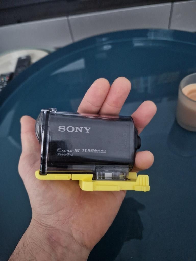 Sony HDR-AS30V, Enlèvement, Sony