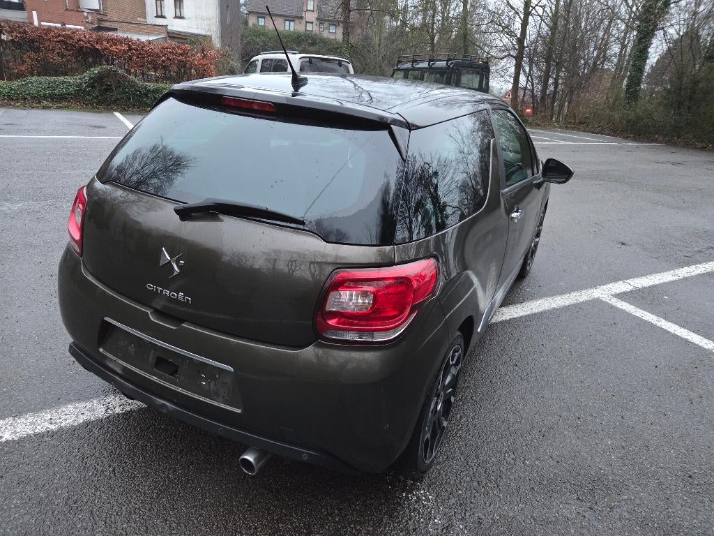Citroën ds3 78565 km 2014, Auto's, Voorwielaandrijving, Stof, Parkeersensor, Zwart