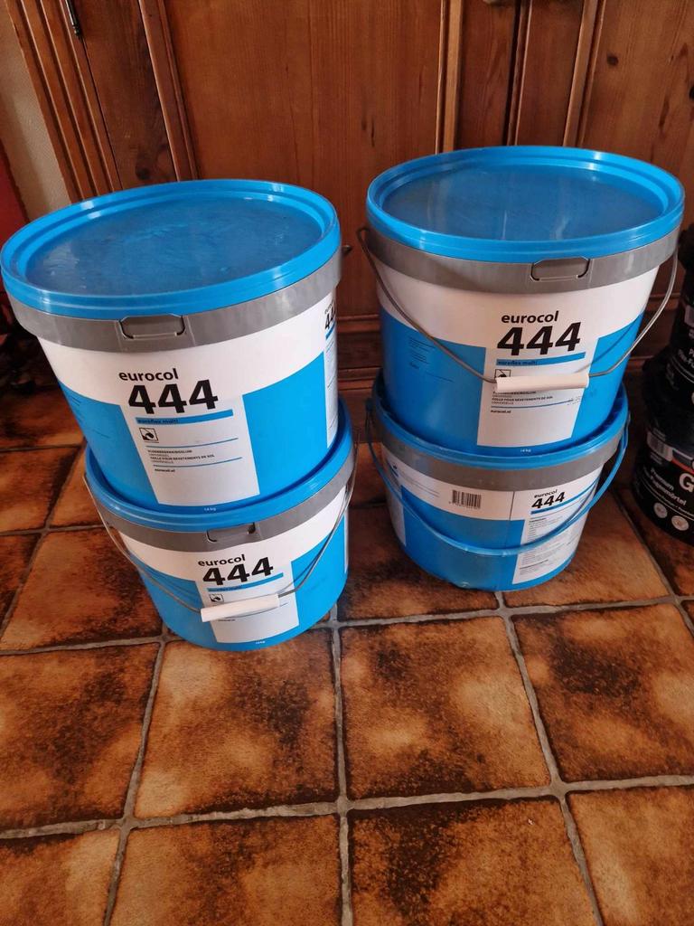 Lot de 4 seaux de colle moquette lino pvc, Bricolage & Construction, Enlèvement, Neuf