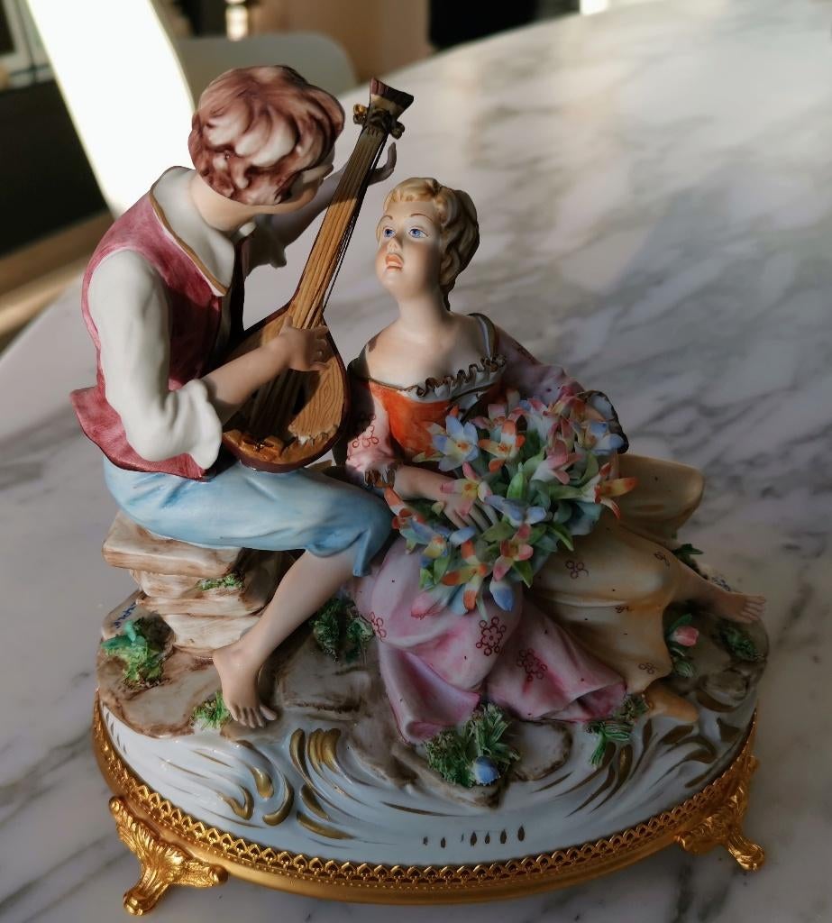 Porselein Capodimonte, Ophalen, Zo goed als nieuw