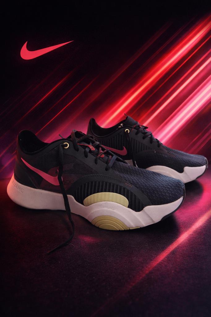 Nike sneakers, in goede staat, Kleding | Heren, Schoenen, Ophalen, Overige kleuren, Nike, Zo goed als nieuw