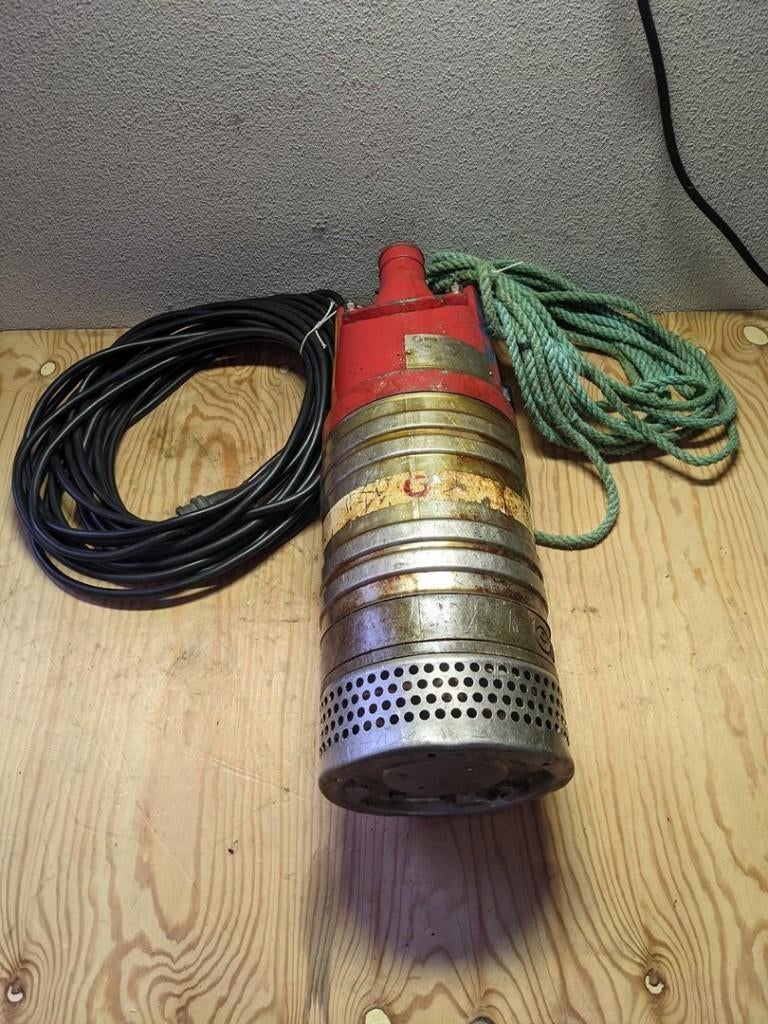 Vuilwaterpomp verhuur – dompelpomp groot debiet "Gaston", Doe-het-zelf en Bouw, Gereedschap | Overige machines, Zo goed als nieuw