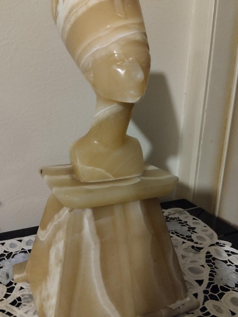 Egyptische statuut,beeld,buste albast Farao Nefertiti godin., Ophalen, Zo goed als nieuw