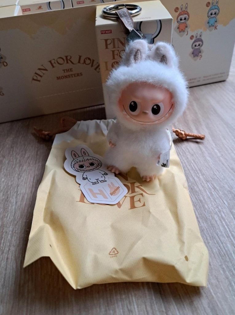 Popmart labubu letter H, Ophalen of Verzenden