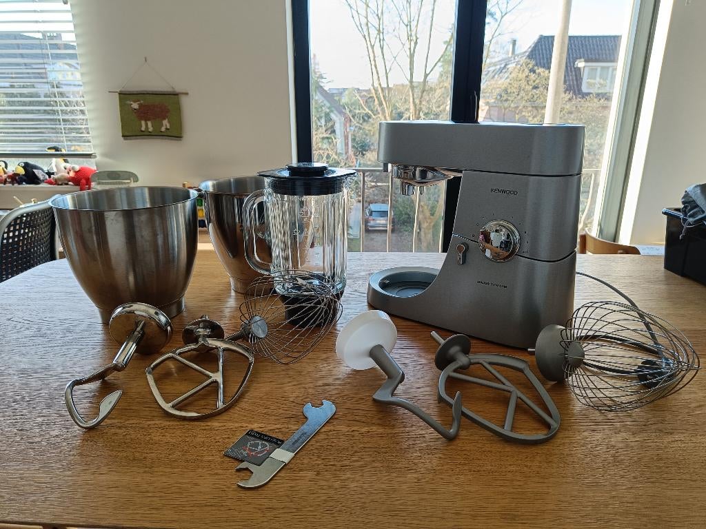 Kenwood Major Titanium, keukenmixer, veel accessoires, 4 litres ou plus, Enlèvement, Comme neuf, 3 vitesses ou plus