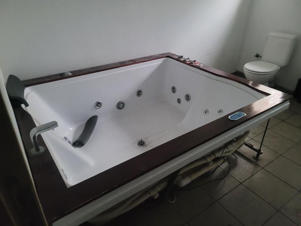 Whirlpool bad / jacuzzi bad – groot formaat, Ophalen, Gebruikt, 100 tot 150 cm, 75 cm of meer