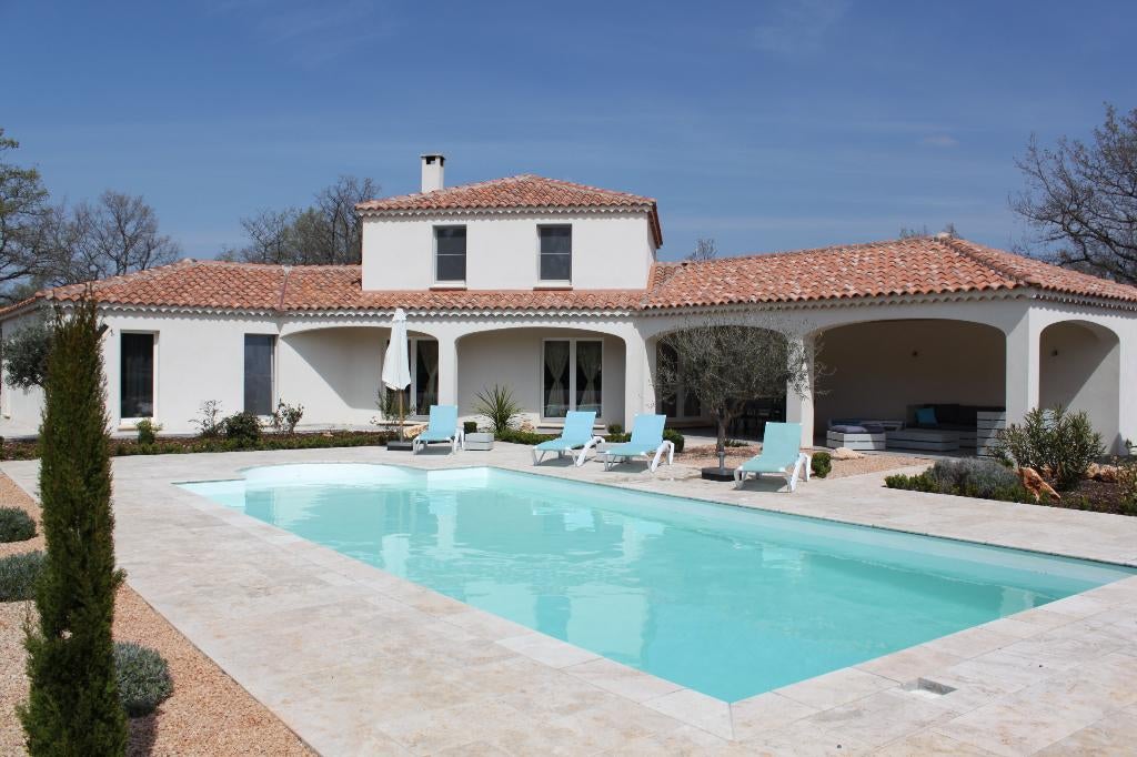 Villa te huur in de Provence, 4 of meer slaapkamers, Dorp, Wasmachine, Provence en Côte d'Azur