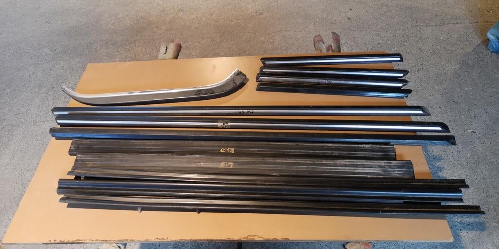 Moulures tour de caisse et seuils de portes bmw e30, Enlèvement ou Envoi, BMW