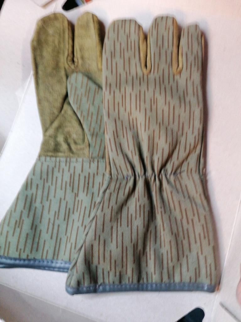 handschoenen. NOVA. Negen, Verzamelen, Militaria | Algemeen, Ophalen of Verzenden