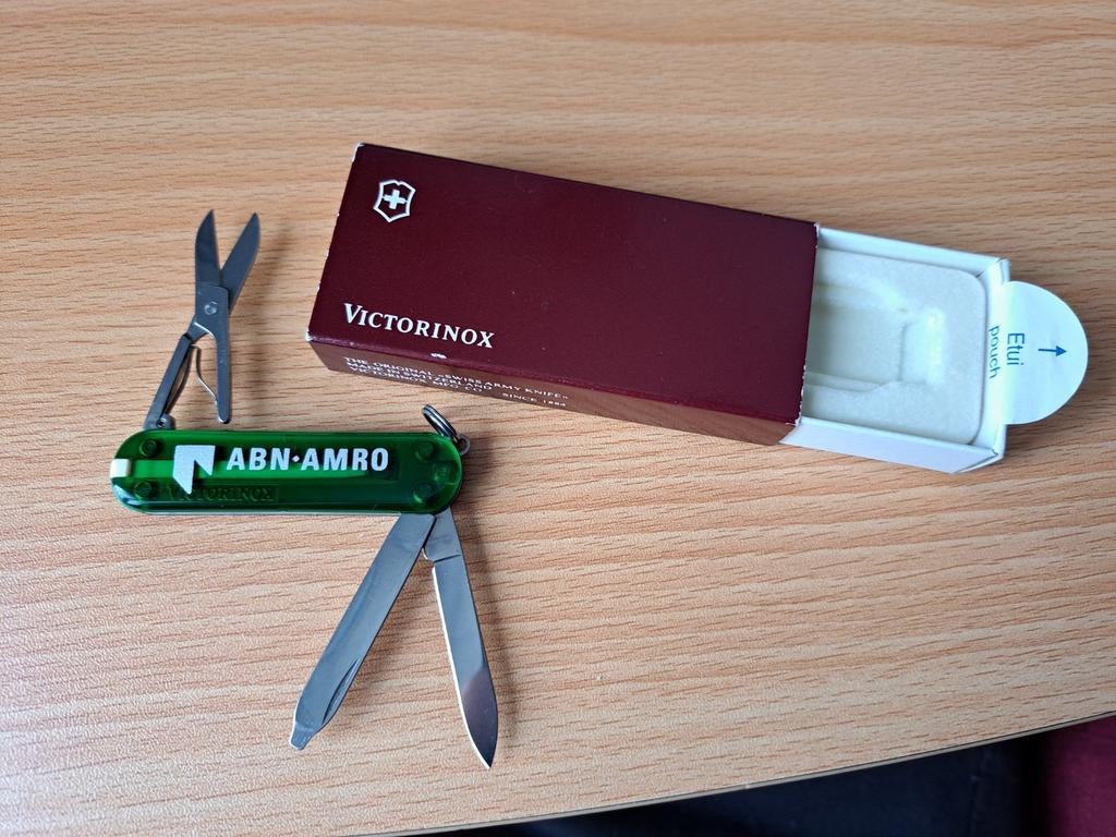 VICTORINOX, état neuf d'origine, Enlèvement ou Envoi, Neuf