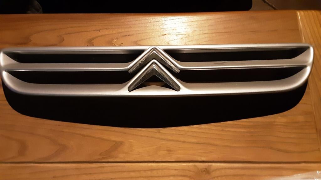2 x Calandre pour Citroën Xantia modèle 2. Argenté et/ou bl, Utilisé, Avant, Citroën
