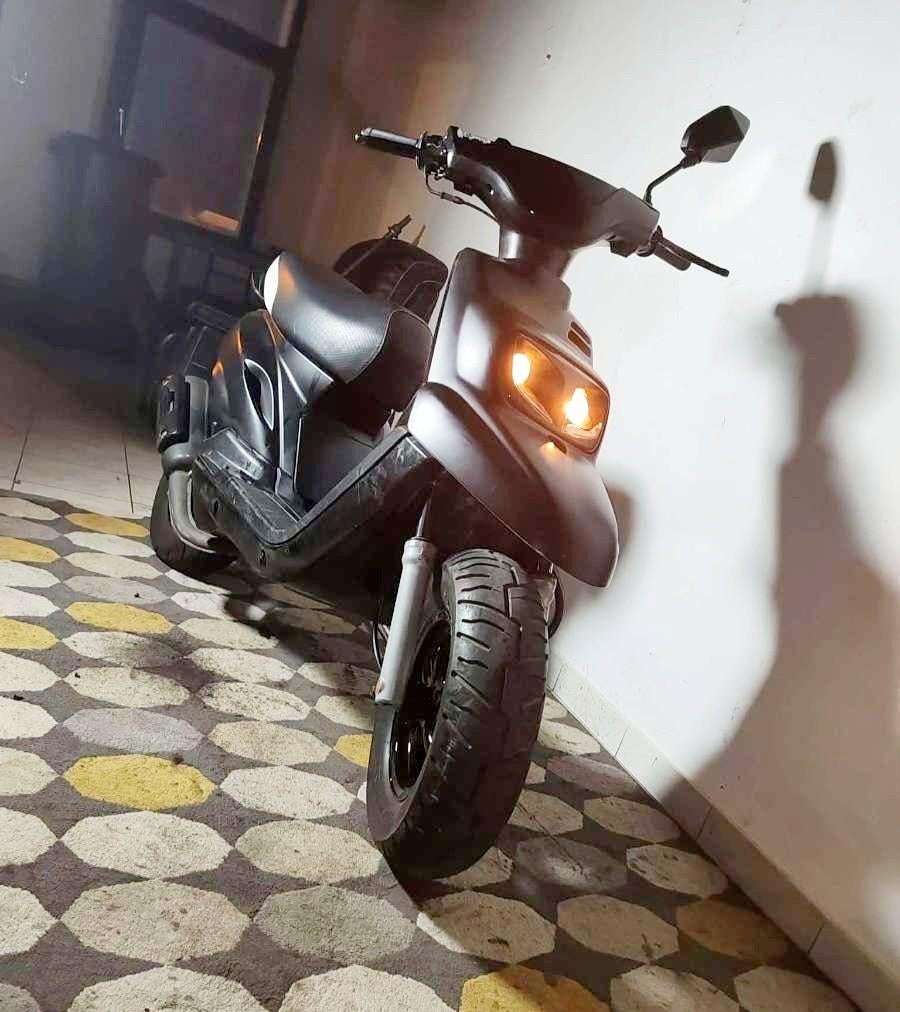 Yamaha-booster 50cc, Fietsen en Brommers