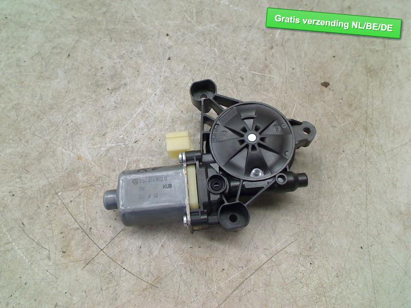 MOTEUR LEVE VITRE ELECTRIQUE AVANT DROIT Golf VII (AUA), Utilisé, Droite, De Bloemendaal 21 21
5221 EB  'S HERTOGENBOSCH, NL, Info@123Parts.nl