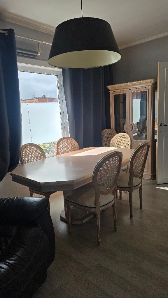 GRATIS tafel met stoelen op te halen in Nazareth, Huis en Inrichting, Ophalen