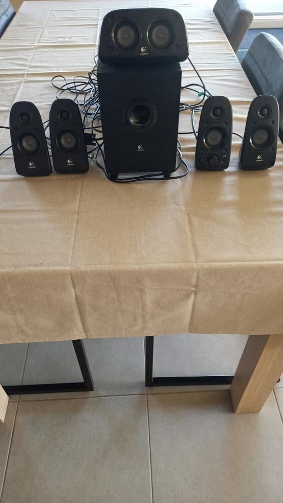 Surrounded Logitech Z506, Computers en Software, Pc speakers, Ophalen of Verzenden