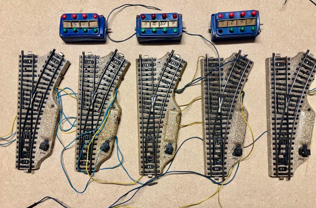 Marklin HO elektrische schakelaars met bureaus, Hobby en Vrije tijd, Ophalen of Verzenden, Zo goed als nieuw